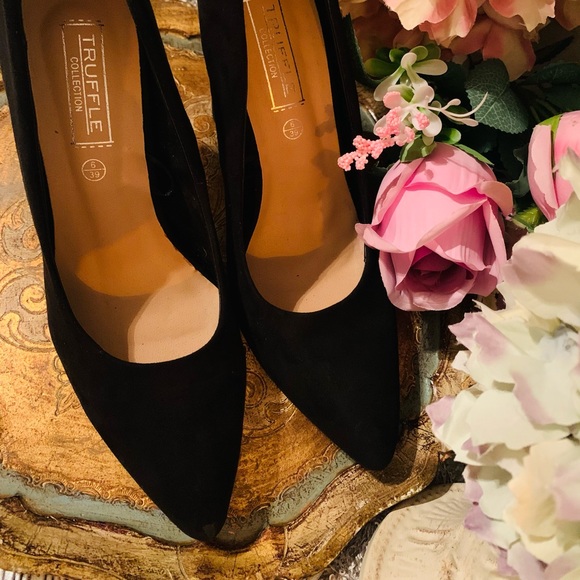 Truffle Collection Shoes - Truffle Collection pointy toe chunky heel